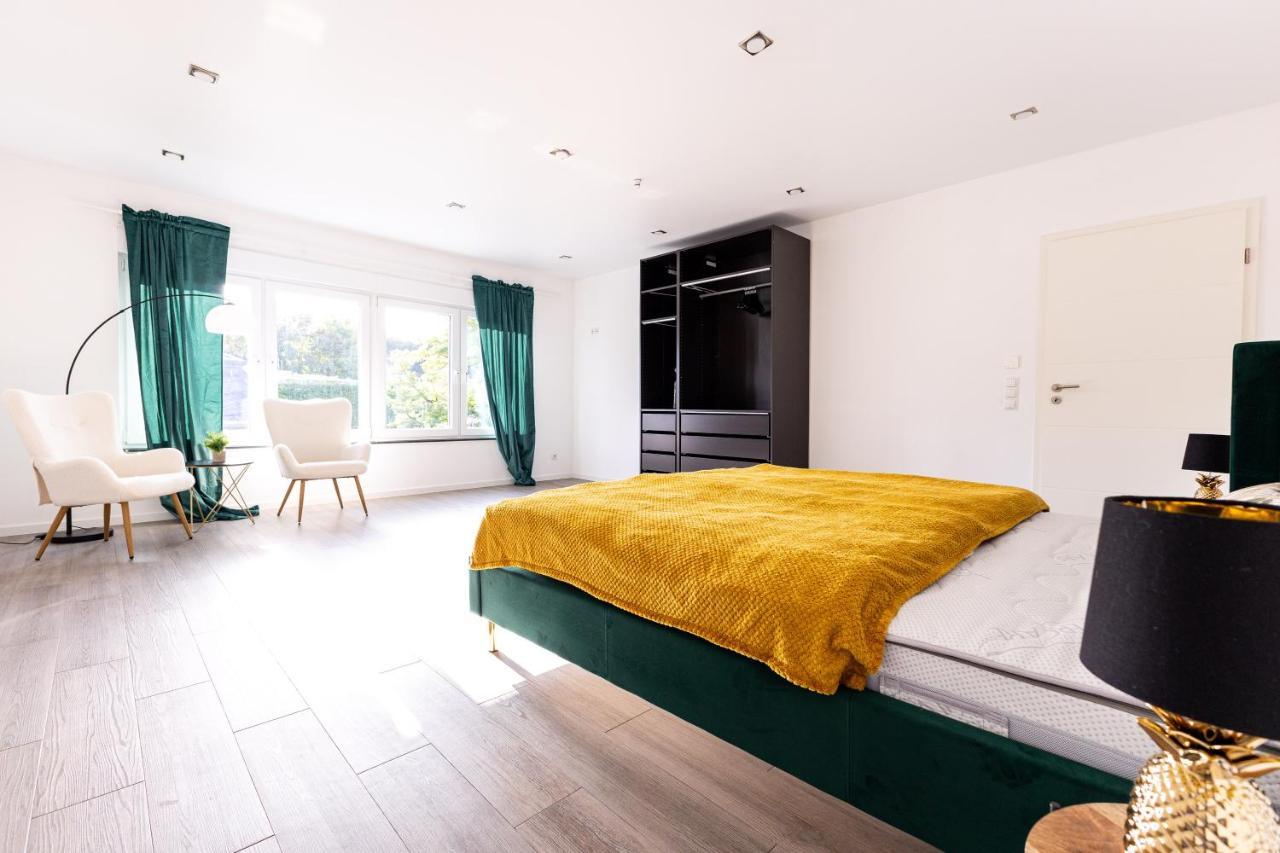 Design Apartment Zentral Fuer 6 In Andernach: Ausblick, Wifi, Kueche エクステリア 写真