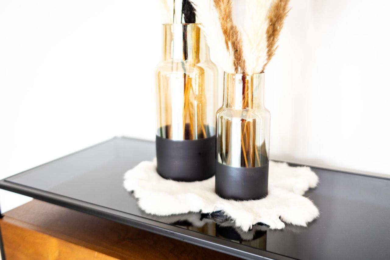 Design Apartment Zentral Fuer 6 In Andernach: Ausblick, Wifi, Kueche エクステリア 写真